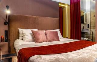 Апартаменты Luxury Upscale Apartments On Maydan Киев Двухместный номер Делюкс с 1 кроватью и балконом-10